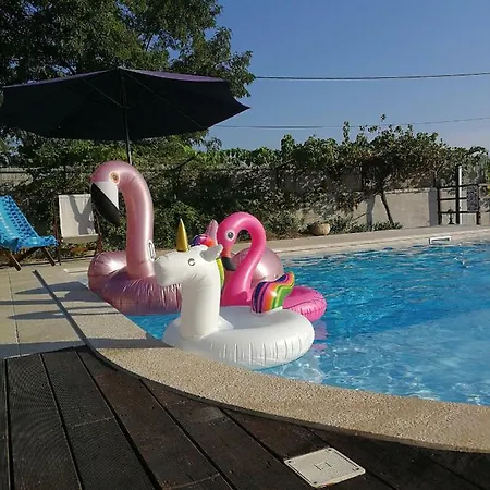 Holiday Lavarino Vila Loborika
