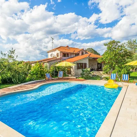 Holiday Lavarino Villa Loborika