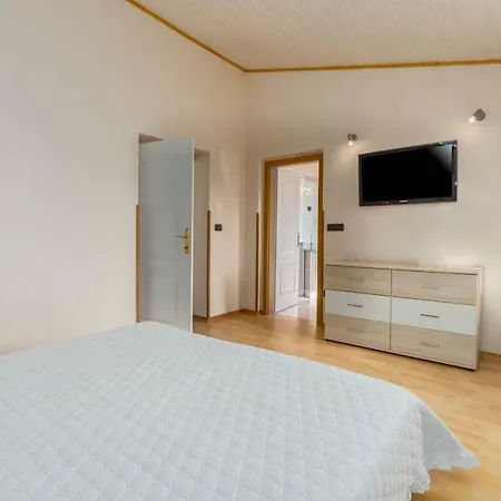 Holiday Lavarino Villa